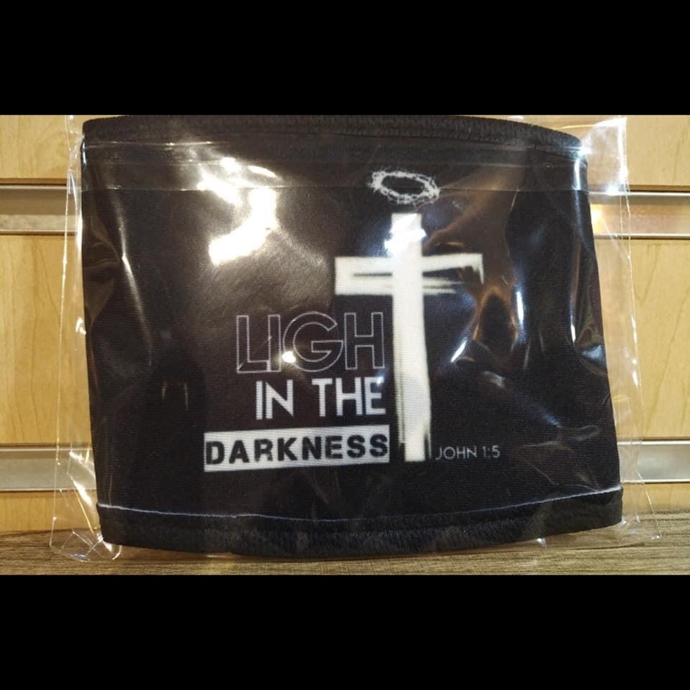 😷 Masks - Picture 8 of 13